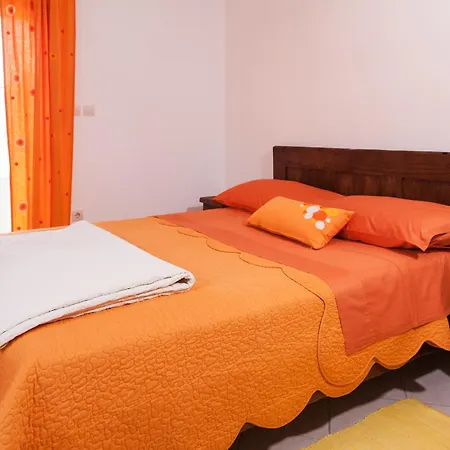 Vesna بيت ضيافة